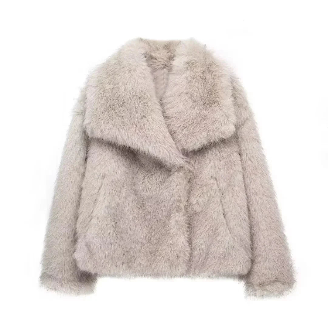 Manteau douillet Layla – Un vêtement d'extérieur chaud et élégant avec bordure en fourrure