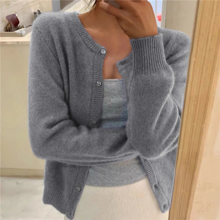 Cardigan Giana Cute – Tricot doux et élégant pour toutes les occasions 