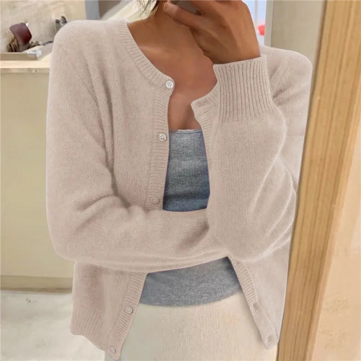 Cardigan Giana Cute – Tricot doux et élégant pour toutes les occasions 