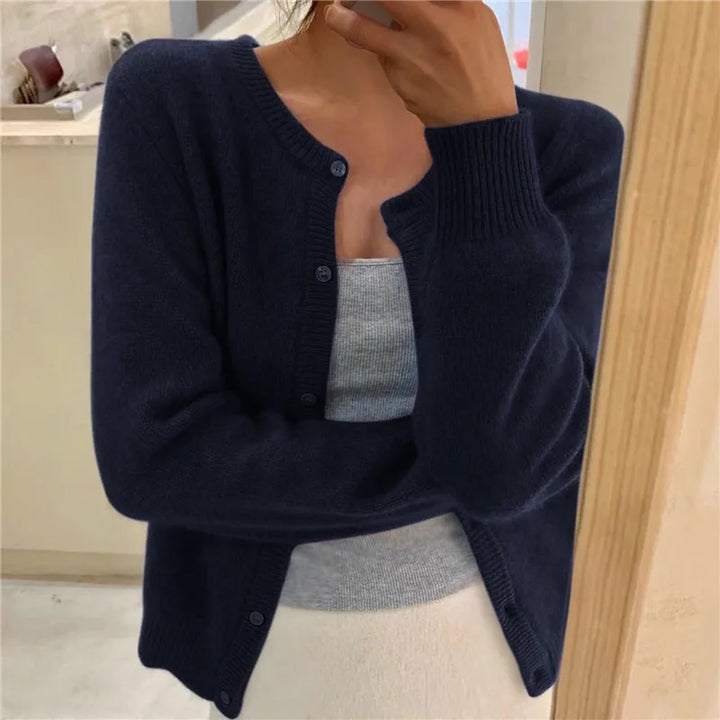 Cardigan Giana Cute – Tricot doux et élégant pour toutes les occasions 
