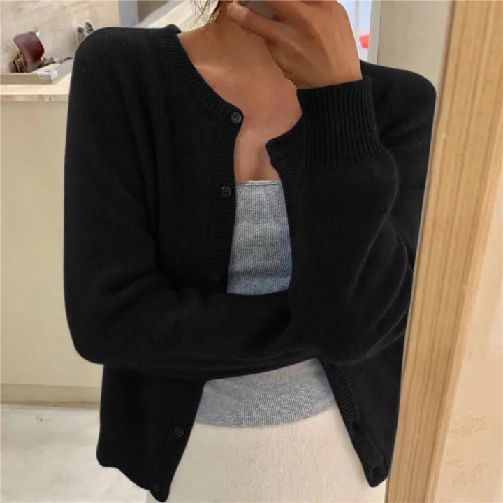 Cardigan Giana Cute – Tricot doux et élégant pour toutes les occasions 