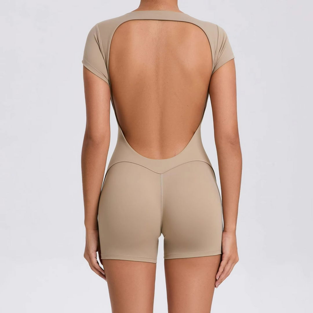 Liora Jumpsuit Pilates à Manches Courtes et Shorts Ajustés